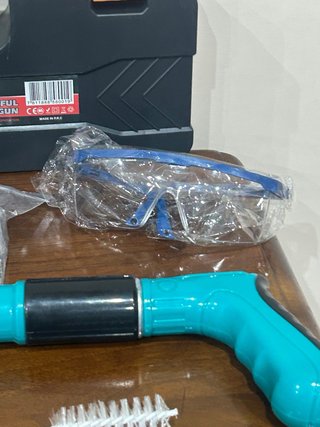 Sparachiodi manuale con accessori