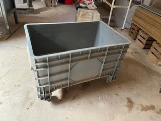 Contenedor plástico 250L con ruedas