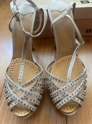 Sandalias Stradivarius Talla 39 color Nude