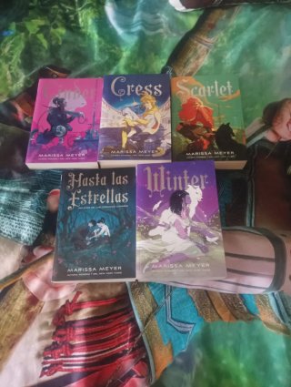 Saga Crónicas Lunares libros Marissa Meyer