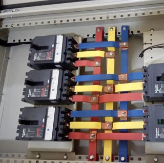 Cuadro Eléctrico con Interruptores