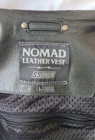 Chaleco motero de cuero Nomad Speed and Strength