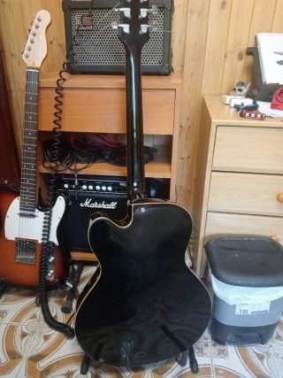 Guitarra Jazz Negra