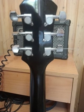 Guitarra Jazz Negra