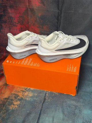 Nike Zoom Fly 6 uomo donna