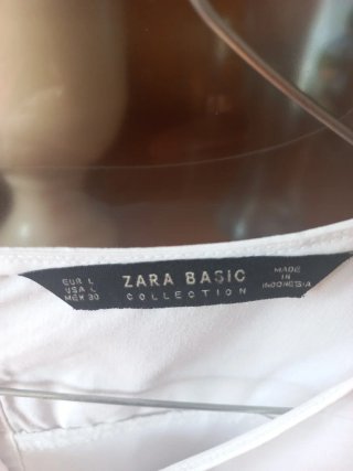 Blusa Zara manga corta volantes