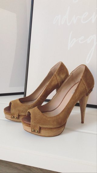Zapatos tacón ante destalonados T36