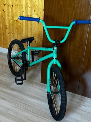 Bicicleta BMX verde