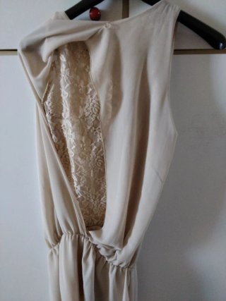 Abitino/maglia Zuki beige con pizzo dietro