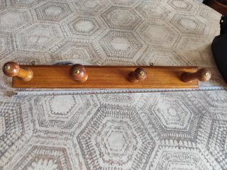 Perchero de pared vintage de madera maciza