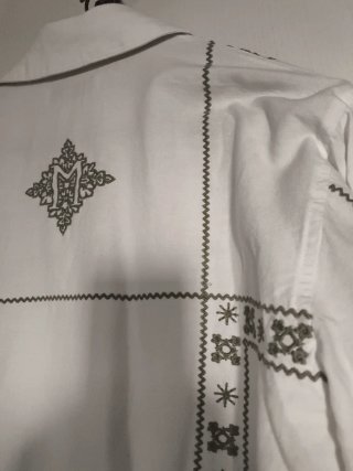 Camisa Bershka bordada Talla M