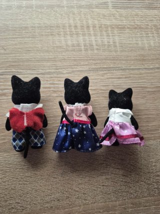 3 Muñecos Sylvanian Families Gatos Negros
