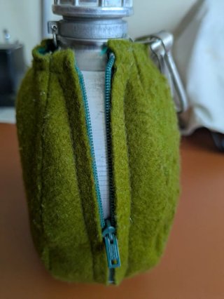 Cantimplora LAKEN verde con cazos