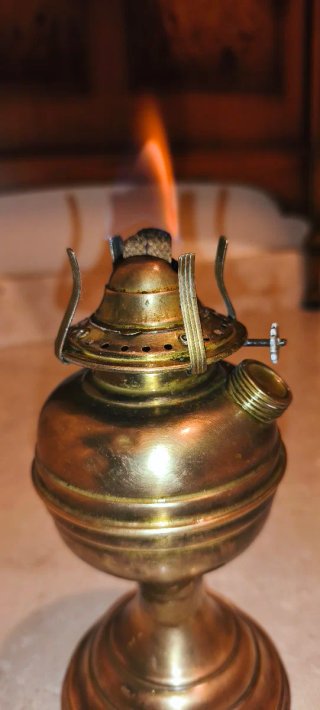 Lampada a petrolio ottone anni '60