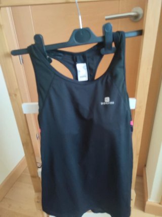 Camiseta deportiva tirantes Domyos negra