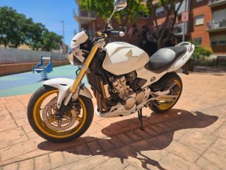 Honda CB 600 F Hornet Blanca y Dorada