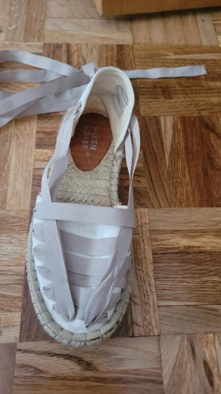 Sandalias planas esparto beige y blanco