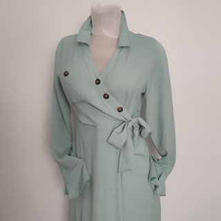 Vestido largo verde menta de ASOS. Talla M