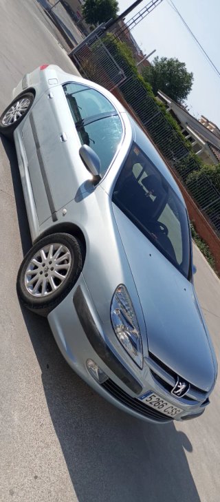 Peugeot 607 2004