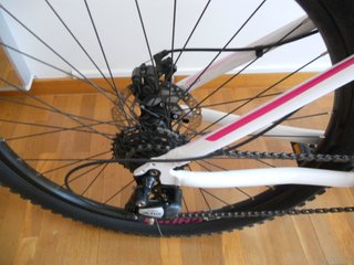 Bicicleta Montaña Ghost  blanca y rosa