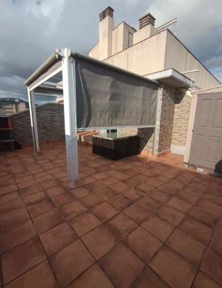 Pérgola 3x3 gris y blanca