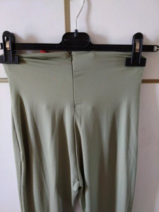 Pantaloni verdi