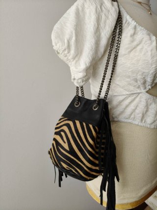 Bolso Piel Cebra Flecos Cadena