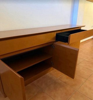 Mueble de comedor de madera