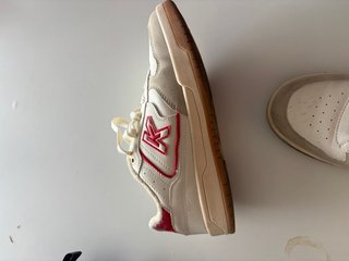 Zapatillas Kelme Blancas y Rojas