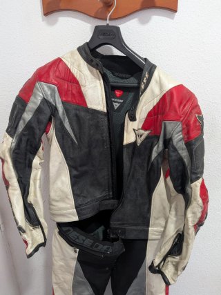 Mono  dos piezas, Dainese Cuero Rojo/Blanco/Negro