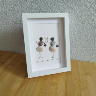 Cuadro artesanal amigas con conchas y piedras