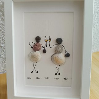 Cuadro artesanal amigas con conchas y piedras