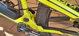YT Capra CF