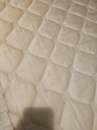 Colcha beige poliéster