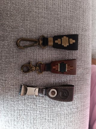 Lote 3 Llaveros Cuero y Tela