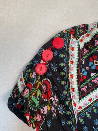 Vestido corto de estampado hippie. Blanco