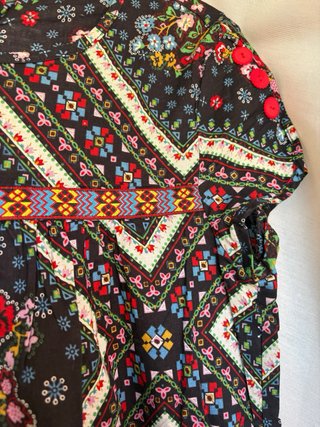 Vestido corto de estampado hippie. Blanco