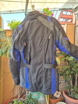 Chaqueta Moto Negra y Azul