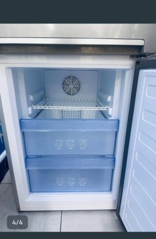 Nevera Beko plateada