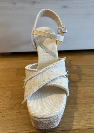 Sandalias Zara cuña beige/blanco talla 39