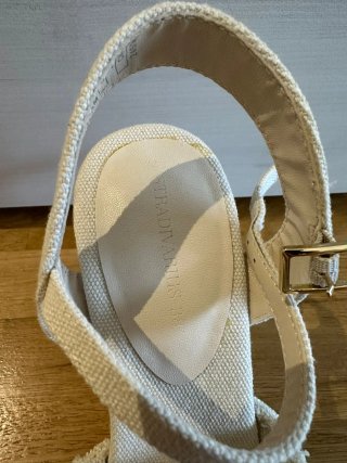 Sandalias Zara cuña beige/blanco talla 39