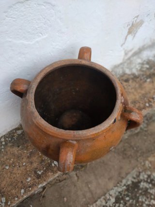 Cántaro de barro con asas