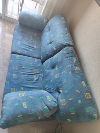 Sofá Cama Azul con Estampado Multicolor