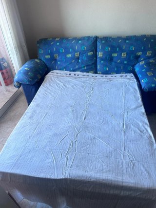Sofá Cama Azul con Estampado Multicolor
