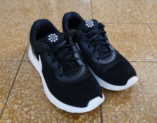 Scarpe Nike Tanjun nere taglia 38