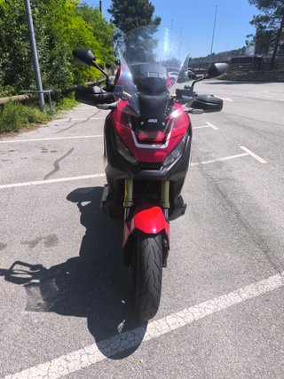 Honda X-ADV 750 2018 Roja y Negra