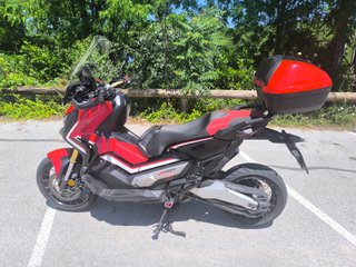 Honda X-ADV 750 2018 Roja y Negra