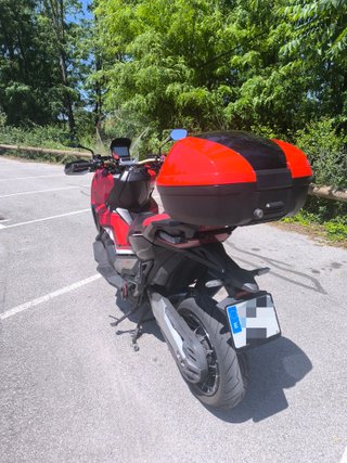 Honda X-ADV 750 2018 Roja y Negra