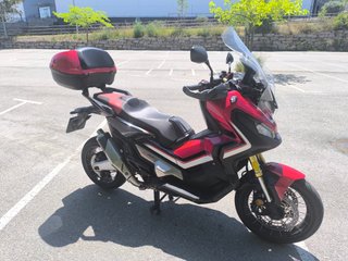 Honda X-ADV 750 2018 Roja y Negra