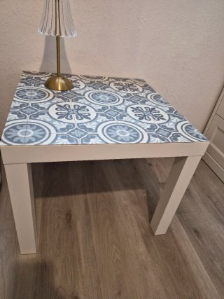 Mesa auxiliar Ikea blanca